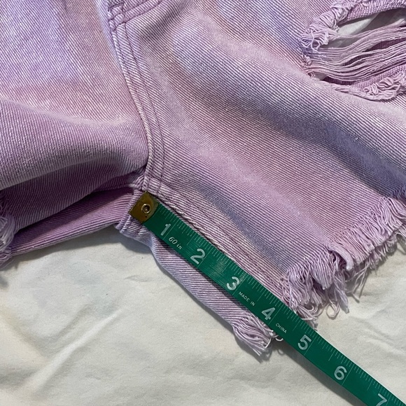 Distressed hi rise jean shorts Jrs button fly 4” inseam - Picture 5 of 9